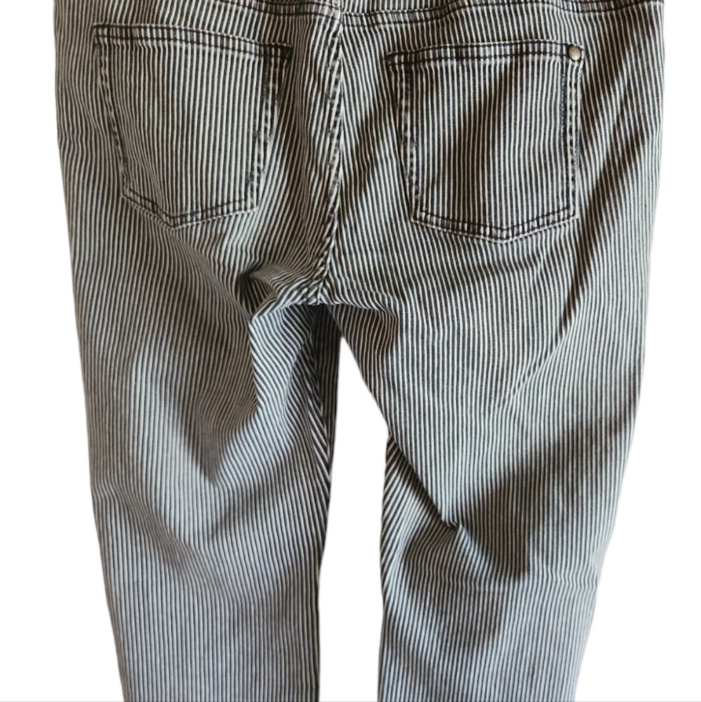 CAbi, women's blue/white stripe jeans, back pockets, great condition, Sz… - Picture 5 of 14